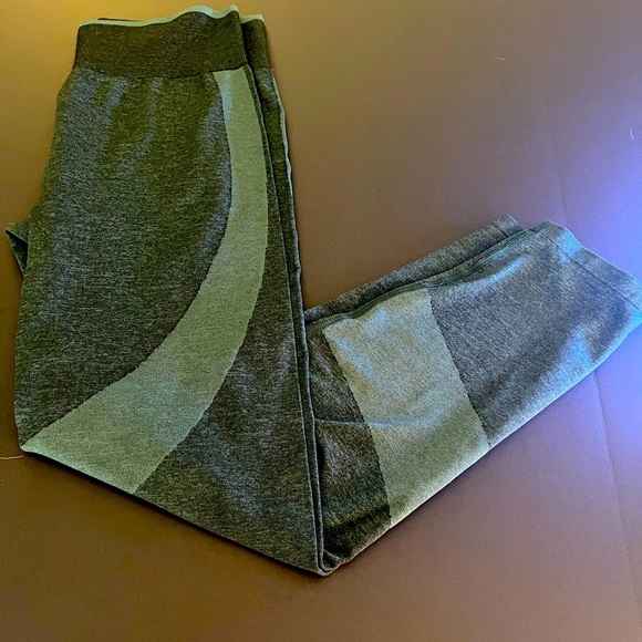 PINK Victoria’s Secret Seamless Workout Leggings Dark Green Womens Large - Picture 1 of 3